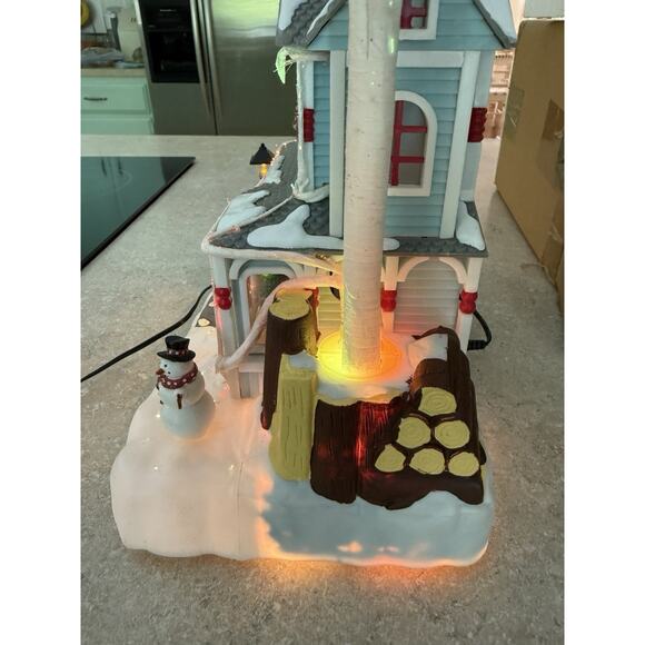 Avon 2001 Christmas Holiday Splendor Fiber Optic Color Changing Light Up House - Picture 5 of 10